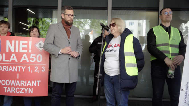 Dramat setek rodzin pod Warszawą! Nowa autostrada zburzy ich domy?! „Żyjemy na bombie”