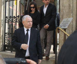 KACZYŃSKA NIE STRACI NA AFERZE MĘŻA.