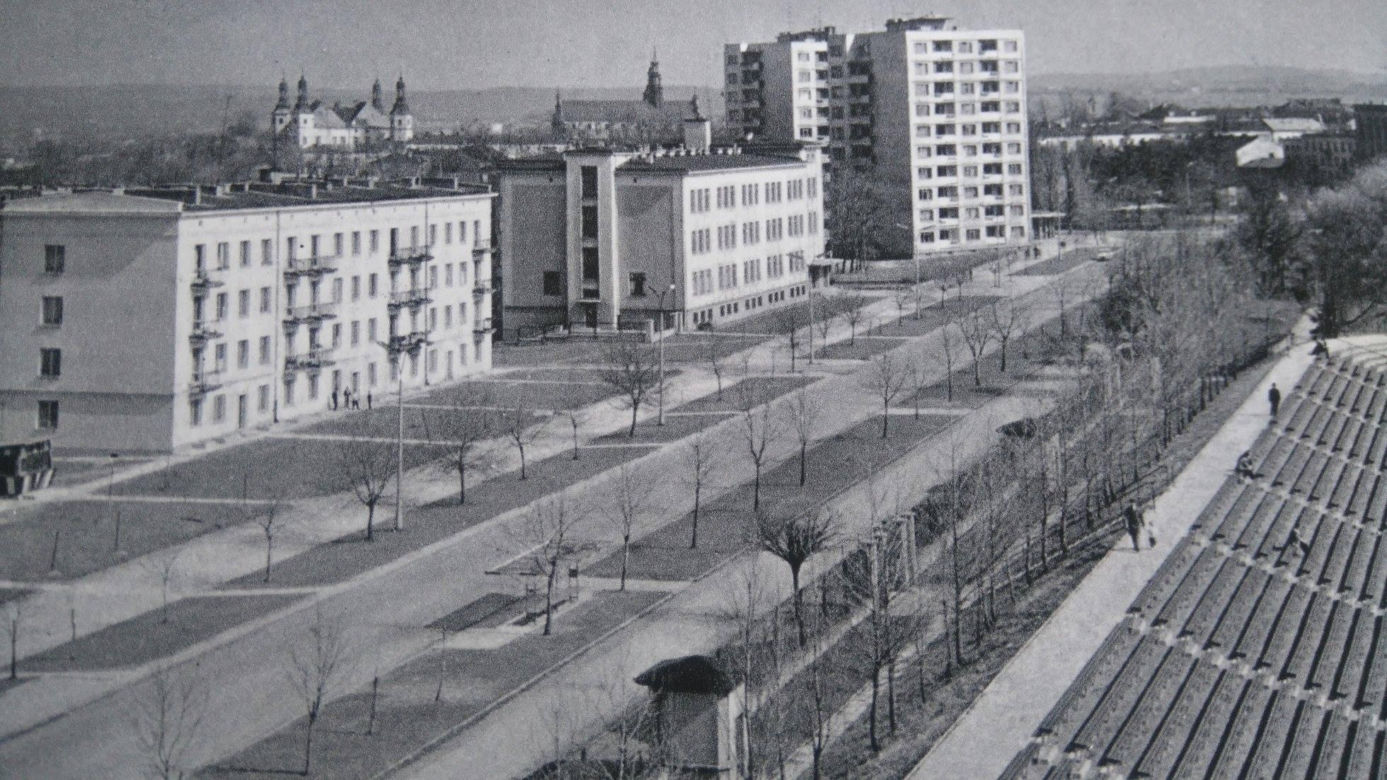 Widok na stadion oraz Aleję Legionów