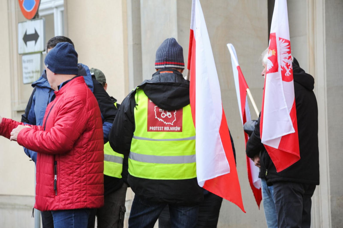   W całym kraju protesty ostrzegawcze rolników. Największy w Elblągu [ZDJĘCIA]