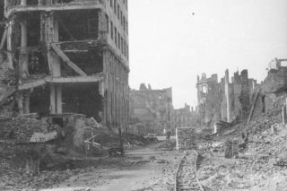 Centrala PKO Banku Polskiego wróciła na ul. Świętokrzyską jak przed wojną.