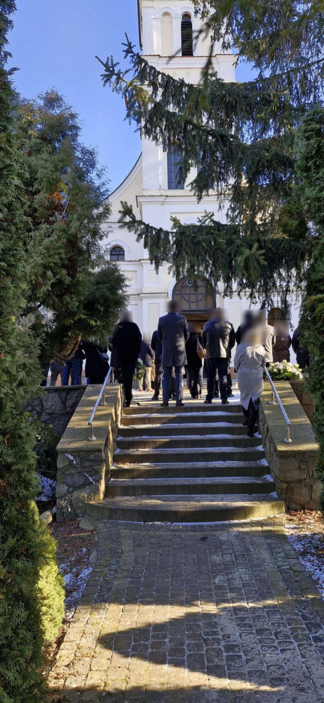 Pogrzeb 26-letniej Katarzyny, która zginęła w wypadku w Choceniu. Kobieta była w ciąży