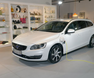 Piotr Adamczyk dostał hybrydowe Volvo V60