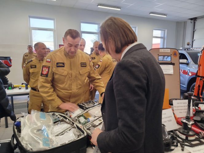 Nowy sprzęt trafi do strażaków z Siedlec, Łosic, Makowa Mazowieckiego, Ostrołęki, Ostrowi Mazowieckiej, Pułtuska, Sokołowa Podlaskiego, Węgrowa i Wyszkowa