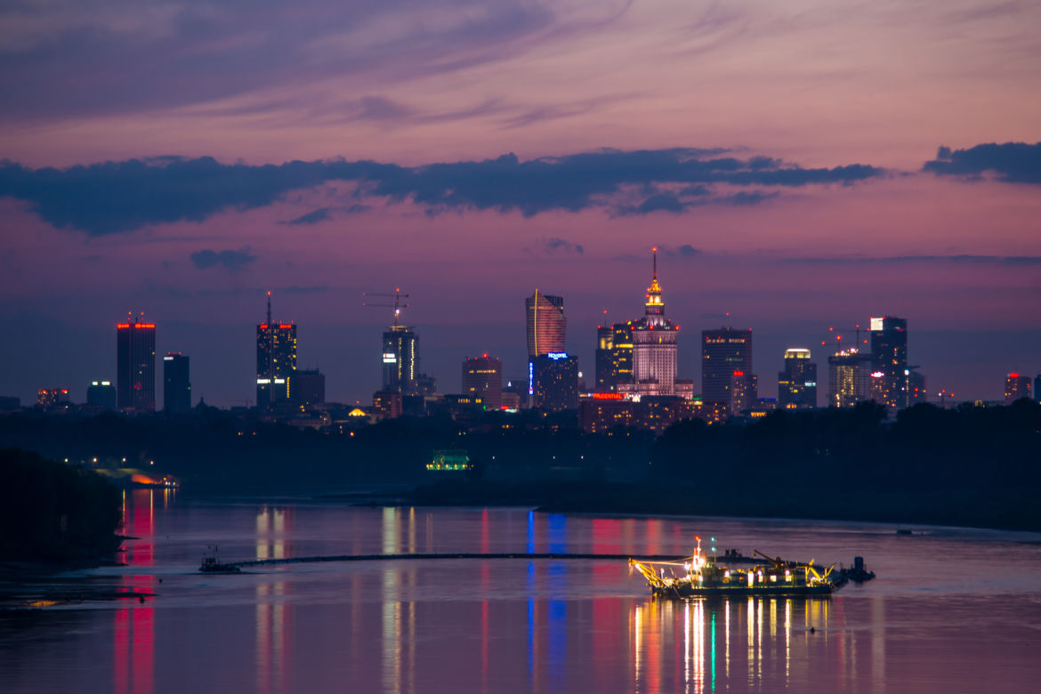 Wisła nocą w Warszawie