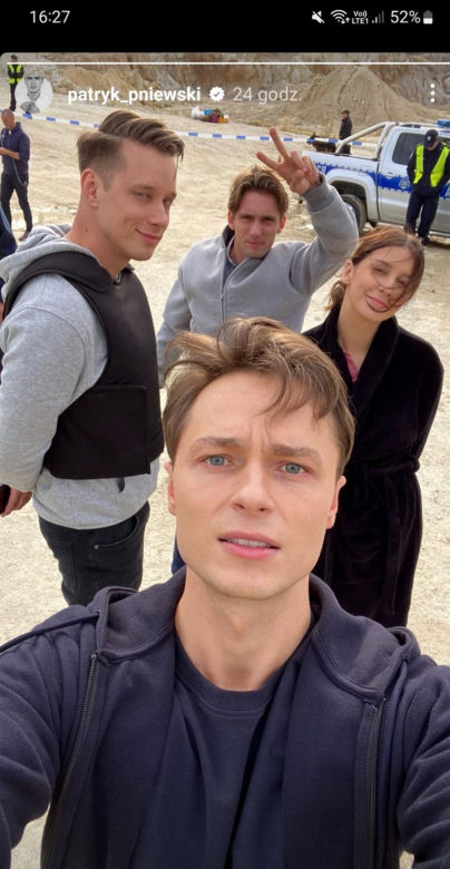 Pierwsza miłość na planie. Krystian (Patryk Pniewski), Piotrek (Michał Mikołajczak),  Kalina (Magdalena Wieczorek), Oskar (Filip Gurłacz)