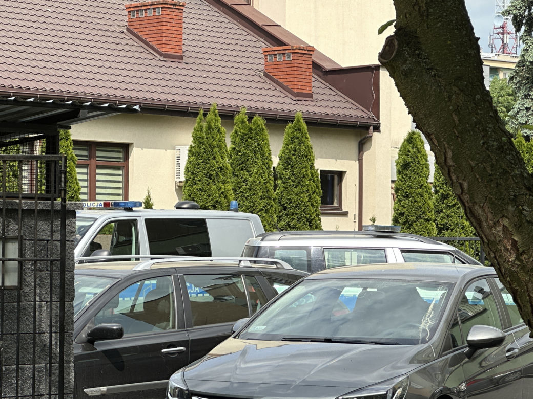 Makabra w Nowym Dworze Mazowieckim! Krwawa awantura w bloku. Mąż zamordował żonę?