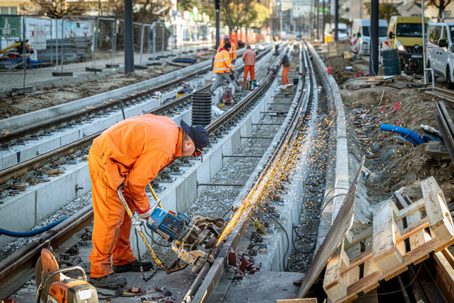 Tramwaj Rakowiecką pojedzie na Gwiazdkę