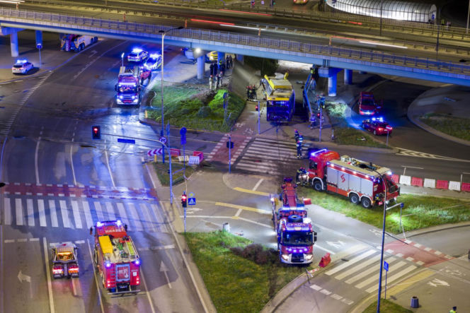 Autobus miejski wjechał w przejście podziemne przy Dworcu Zachodnim
