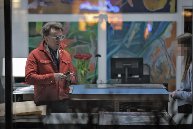 Paweł Wilczak szuka złota w w lombardzie