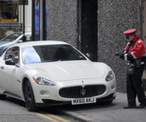 Mario Balotelli w Maserati GranTurismo