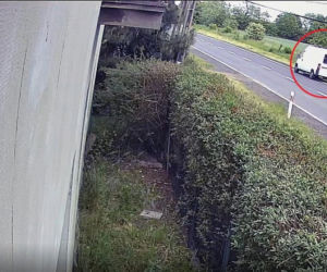 Tarnowskie Góry: Zabił rowerzystę na drodze i zatrzymał się, by zabrać lusterko. Wstrząsające nagranie! Policja szuka sprawcy