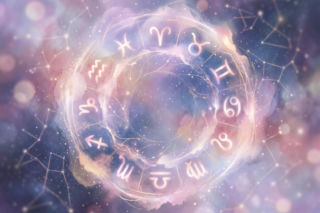 Horoskop na dziś, 6 lipca. Kosmiczna energia zachęca do odpuszczenia starych ciężarów, gwiazdy pomogą Ci odzyskać wewnętrzny spokój