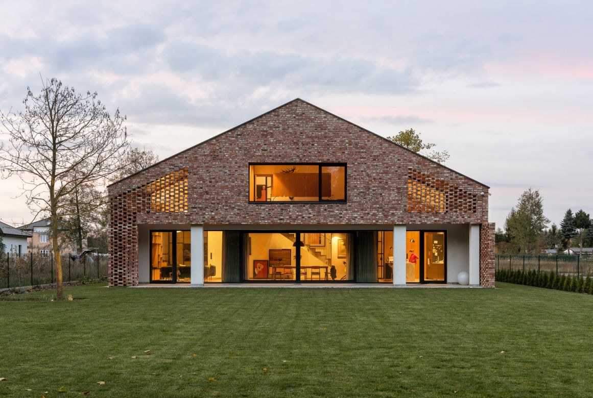Dom ze starej stodoły projektu Wrzeszcz Architekci