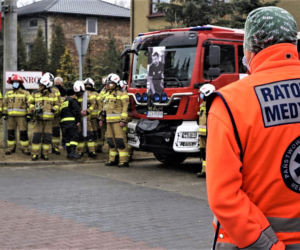 Śląskie: Ratownik Michał zginął po wypadku karetki. Zostawił piękną narzeczoną i córeczkę Zuzię