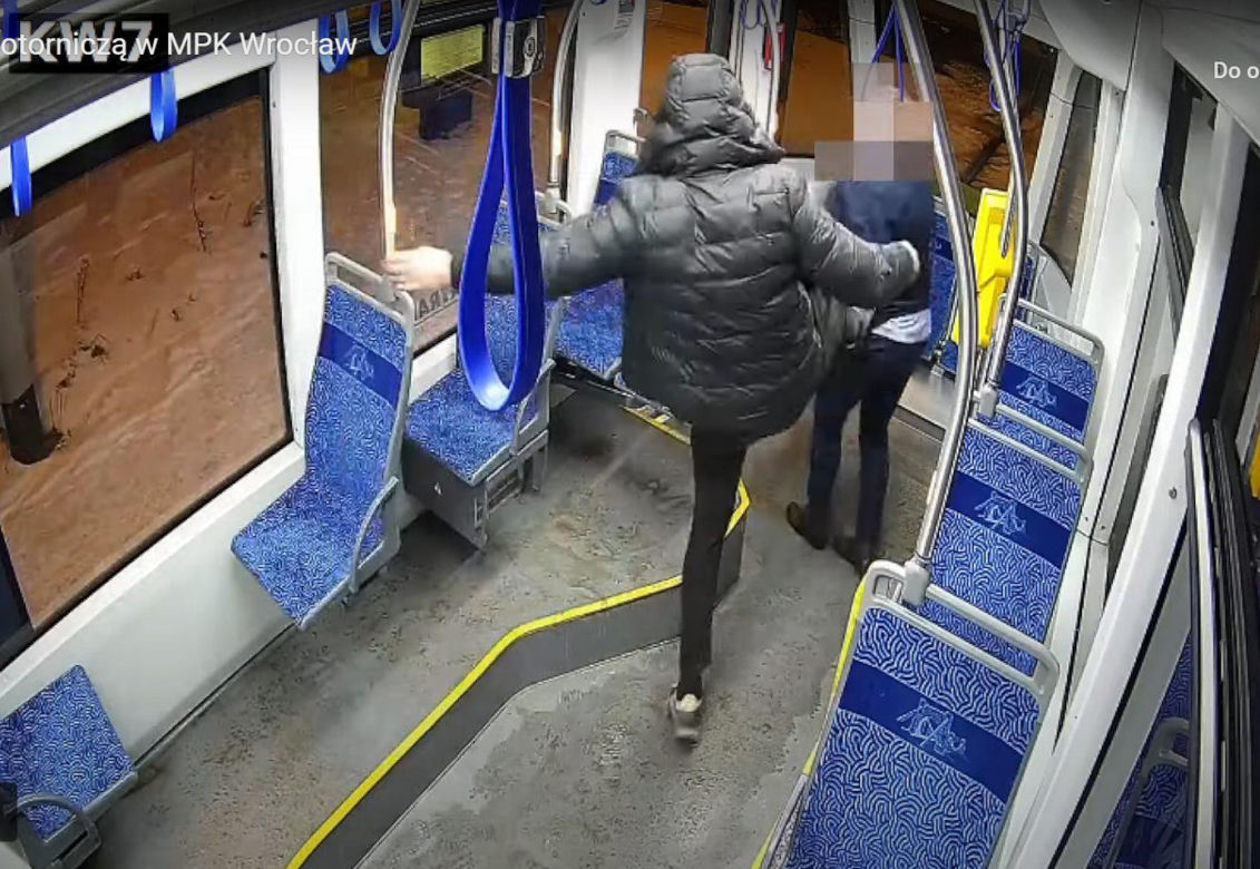 Wrocław. Agresor z tramwaju poszukiwany 