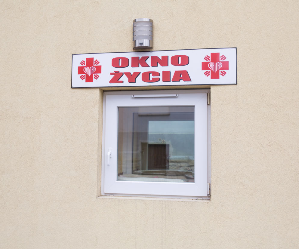 Zakonnice znalazły dziecko w oknie życia 