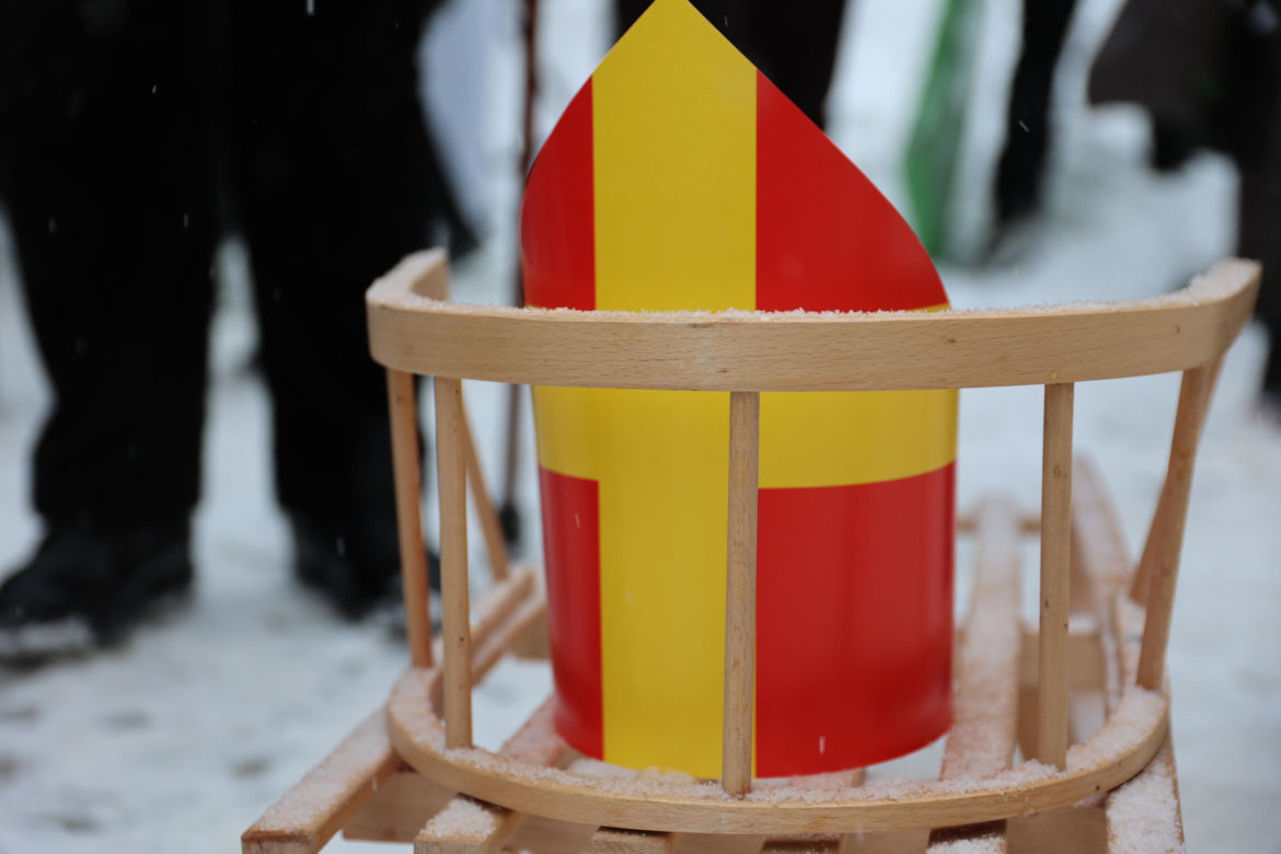 Orszak Świętego Mikołaja 2023 przeszedł przez Lublin. Było śnieżnie i radośnie! 