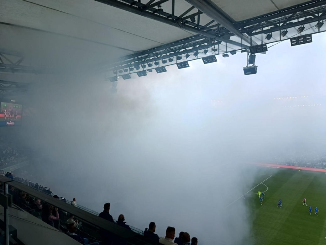Dymy na meczu Legia - Lech