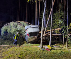 Groźny wypadek w Czajkowie. Dwie osoby trafiły do szpitala