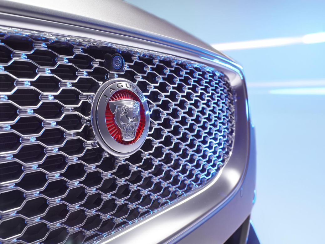 Jaguar XE 2015