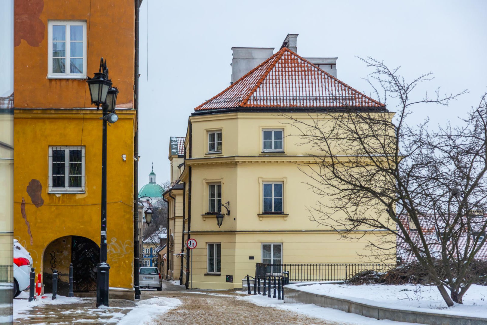 Dom Profesorów na ul. Brzozowej w Warszawie
