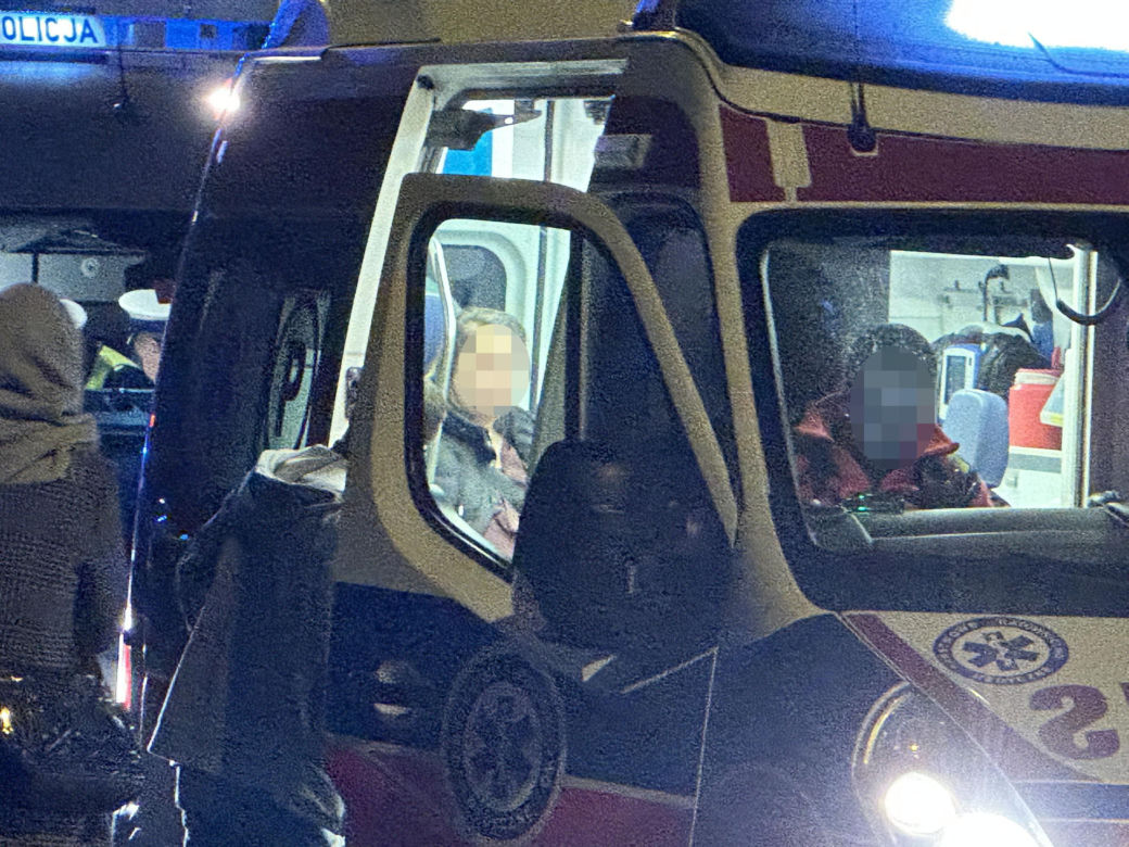 Wypadek na ulicy Powązkowskiej. Kobieta w ciąży zabrana do szpitala