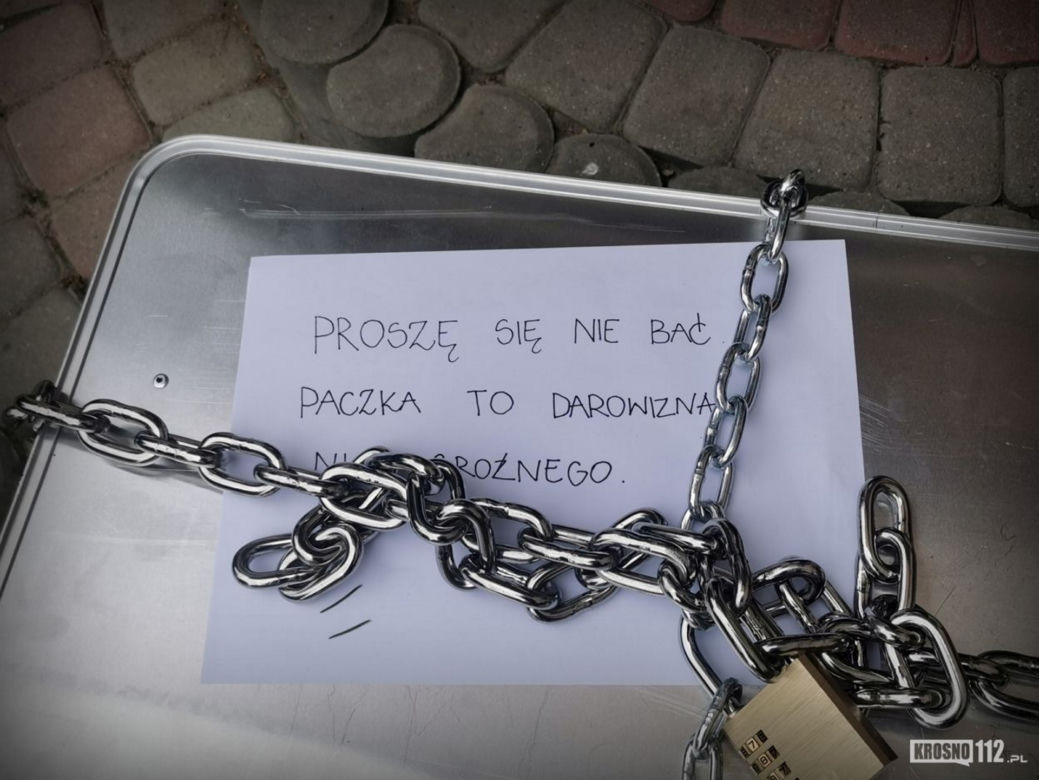 Podrzucono skrzynię pod drzwi domu dziecka. W środku 100 tys. zł