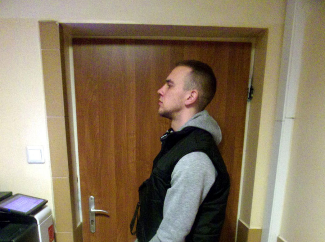 Uciekł w kajdankach sprzed prokuratury. Gdzie jest poszukiwany Denys Levchenko?