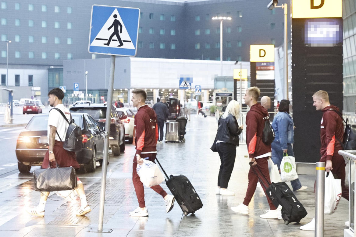 Piłkarze wrócili do kraju po blamażu z Finlandią