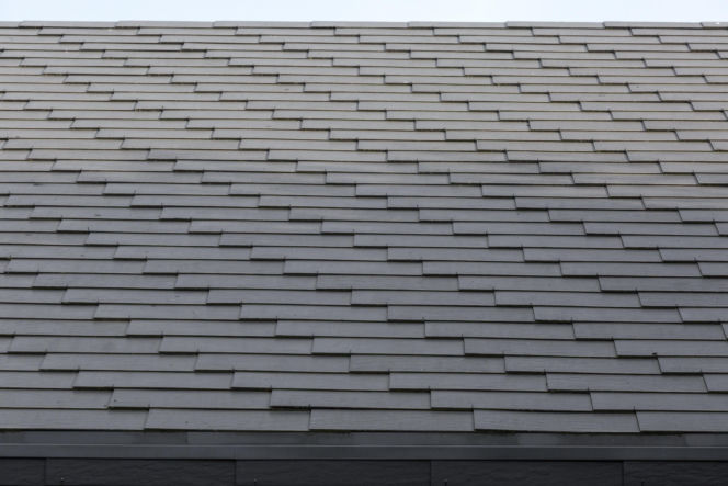 Płytki z włóknocementu i moduły z metalu - imitują łupkowe pokrycie
