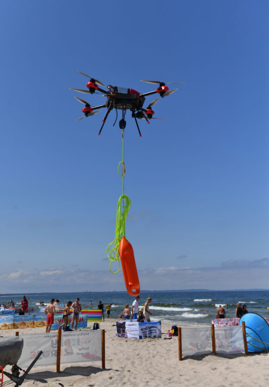 Dron ratowniczy