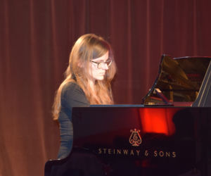 Koncert wybitnego pianisty i uzdolnionej stypendystki w Lasecznie