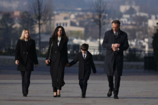 Marta Kaczyńska z rodziną w Krakowie podczas Obchodów 16. rocznicy katastrofy smoleńskiej