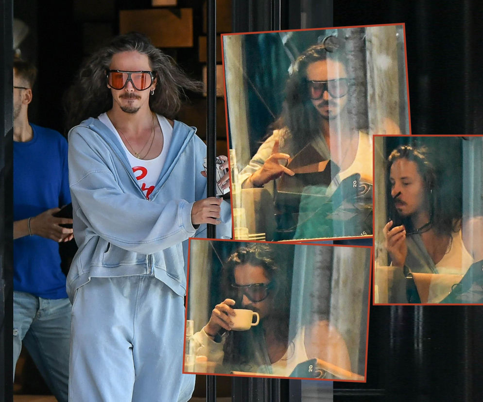 Michał Szpak w błękitnym dresie i okularach. Na miniaturach artysta pije kawę i ogląda wzorniki tkanin w sklepie. Czytaj w SE.