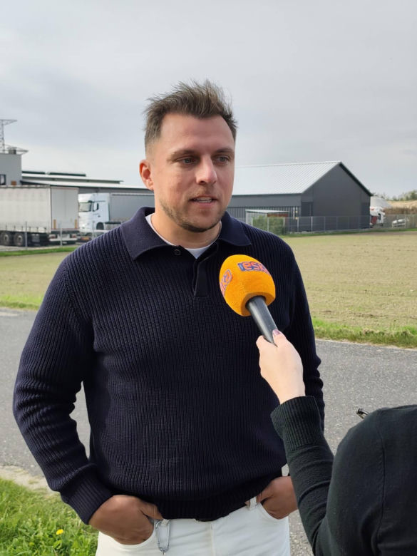 Powiat siedlecki: Nowy mural z wizerunkiem Atlasa „Jacka” powstał na zbiorniku przeciwpożarowym w Borkach Wyrkach przy trasie A2