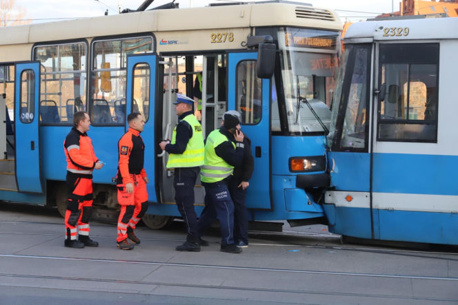 Zderzenie tramwajów we Wrocławiu. Miasto stanęło w korkach