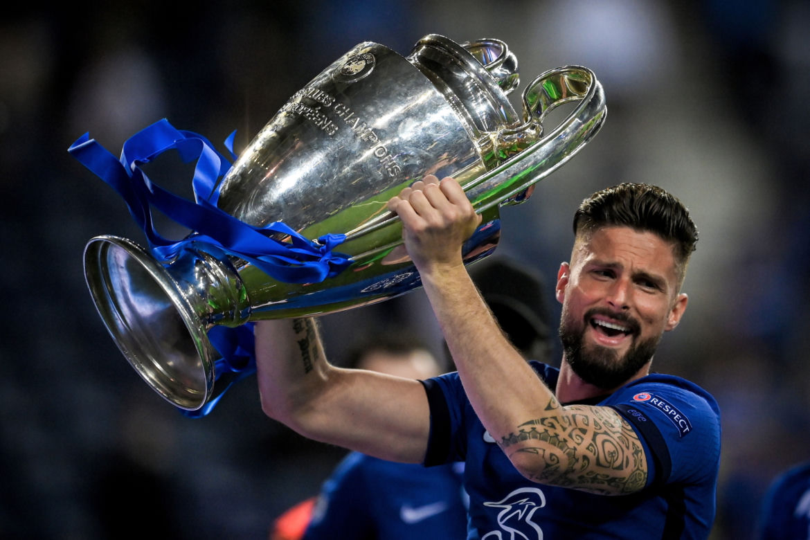 Piłkarze i kibice Chelsea Londyn świętują wygranie Ligi Mistrzów po zwycięstwie w finale 1:0 z Manchesterem City 