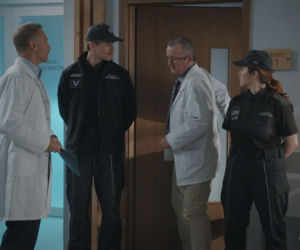 M jak miłość, odcinek 1893. Lekarz Magdy (Dariusz Dobkowski), Andrzej Budzyński(Krystian Wieczorek)