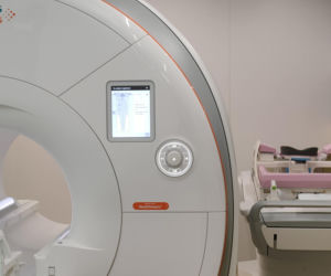 Krótsze badania i więcej możliwośći. Pracownia rezonansu magnetycznego w szpitalu w Łomży otwarta! ZDJĘCIA