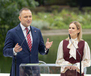 Marta Nawrocka w czerwieni