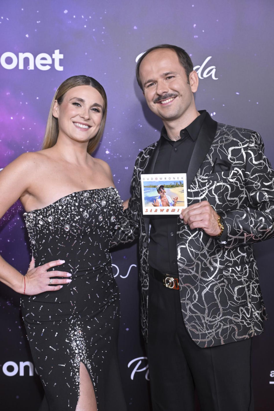 Rutkowski w nowej zaczesce, Rozenek-Majdan z wąsem na głowie i naga Kamińska