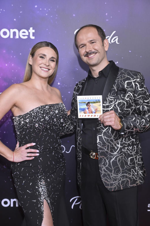 Rutkowski w nowej zaczesce, Rozenek-Majdan z wąsem na głowie i naga Kamińska