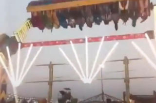 Rozpędzona karuzela z ludźmi runęła na oczach tłumu! Jedna osoba zginęła, 13 rannych