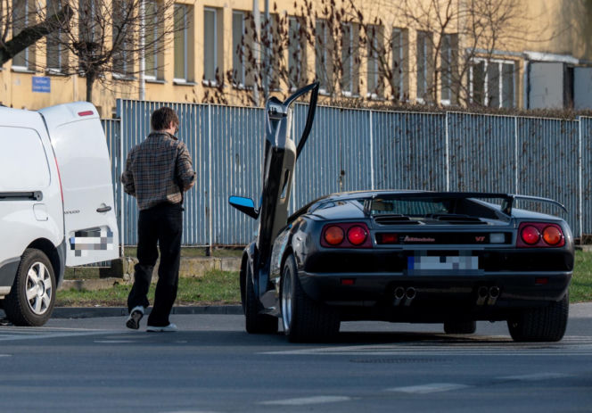 Maciej musiał przeżywa tortury w Lamborghini