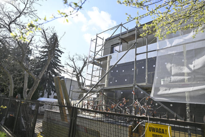 Niekończący się remont sąsiadów Kaczyńskiego