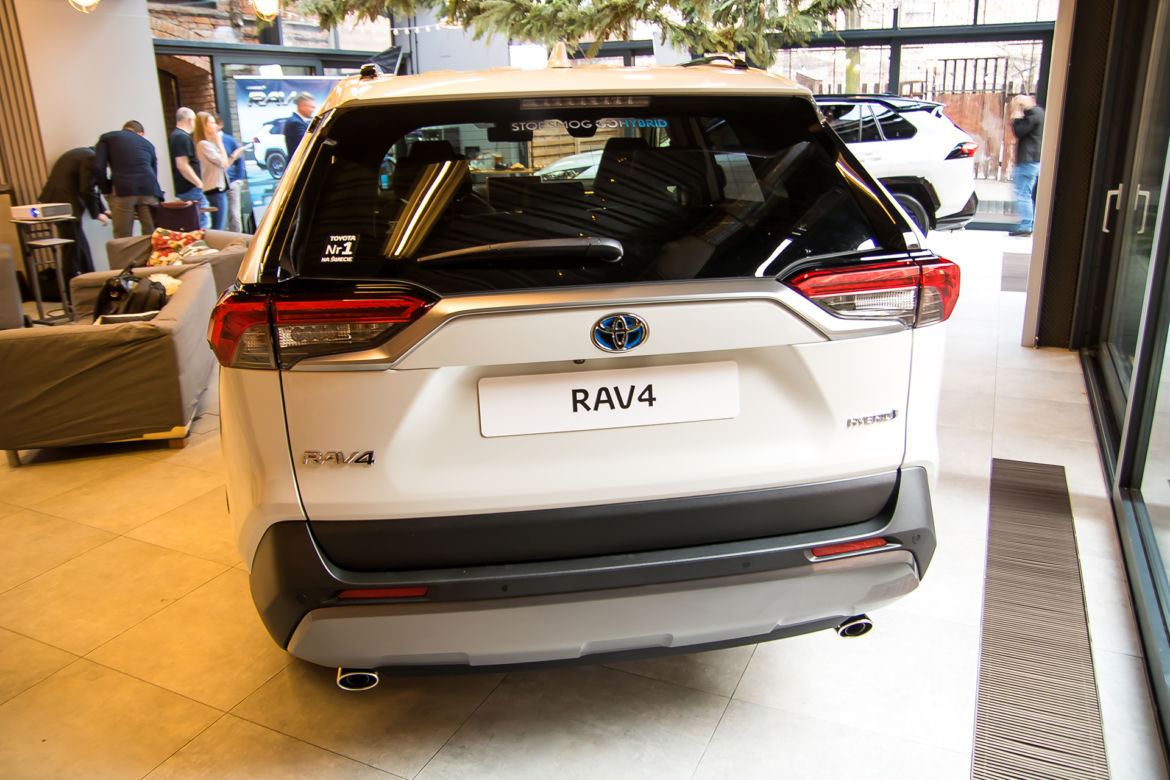 2019 Toyota RAV4 Hybrid - piąta generacja SUV-a
