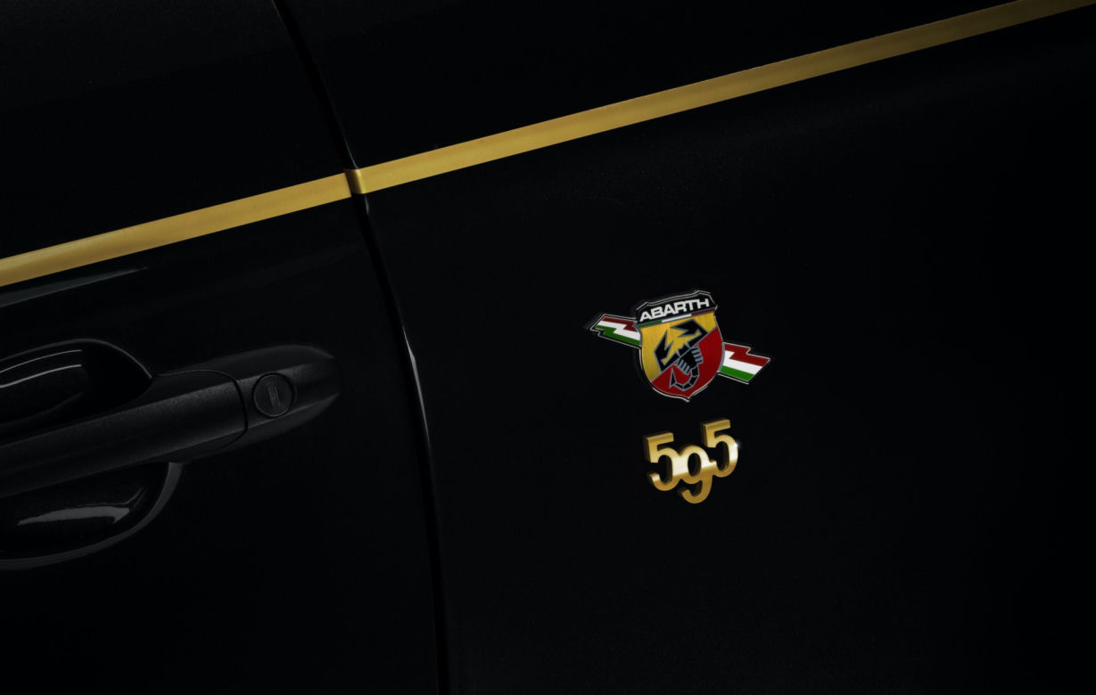 Abarth 595 Monster Energy Yamaha i Scorpioneoro
