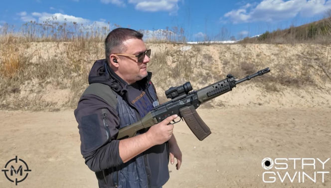 Karabin SIG 553 - niezawodność Kałasznikowa w szwajcarskim wydaniu