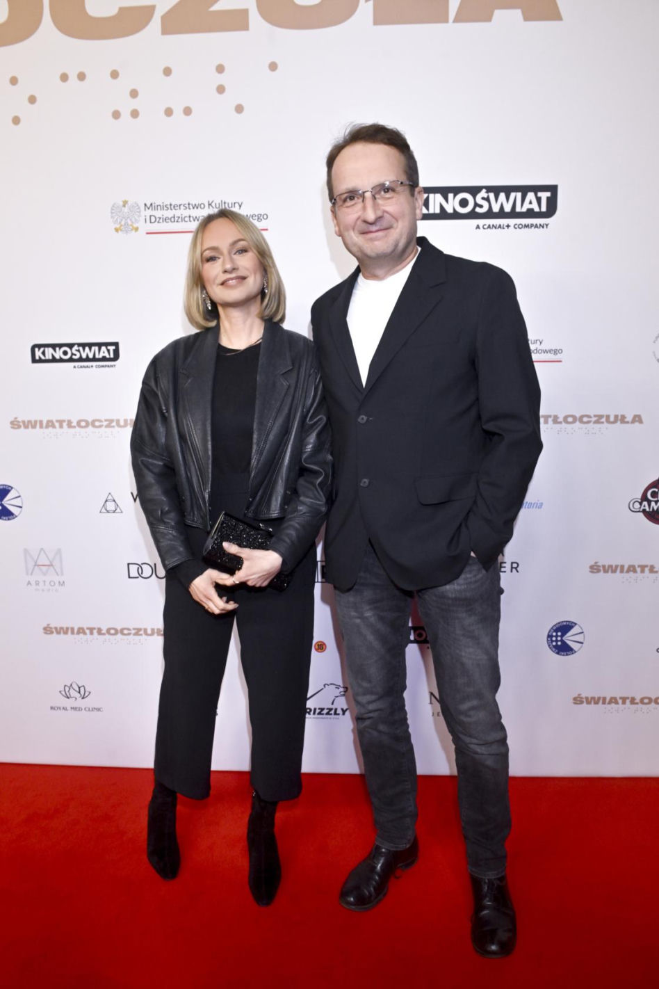 Rozbicki w mokasynach, Szczawińska z torebką za krocie i "młodziutka" Torbicka. Tłum gwiazd na premierze filmu